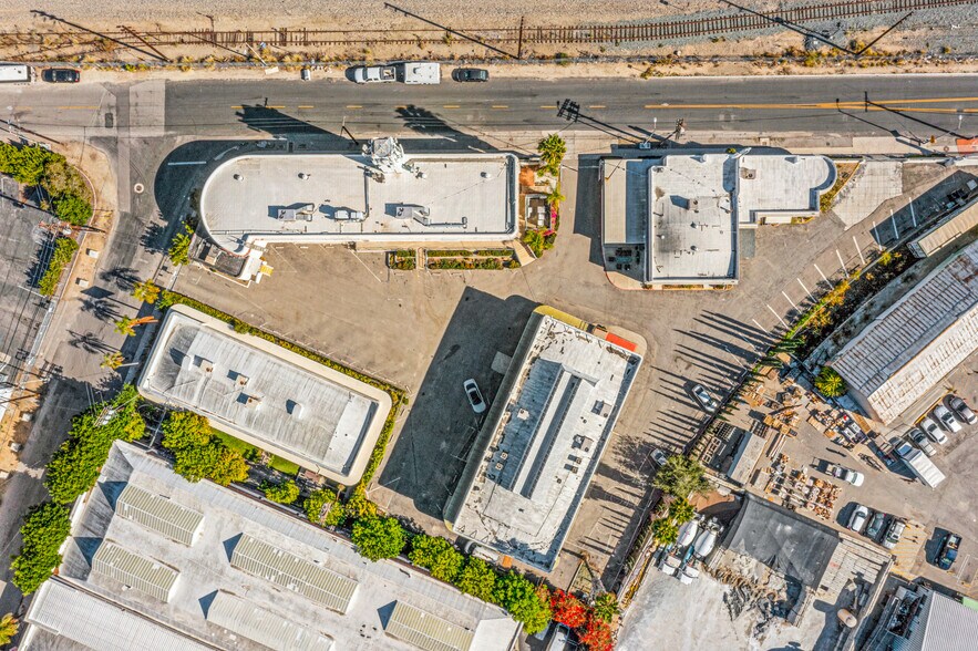 More Photos Of 5223-5245 W San Fernando Rd, Los Angeles Showroom For Lease