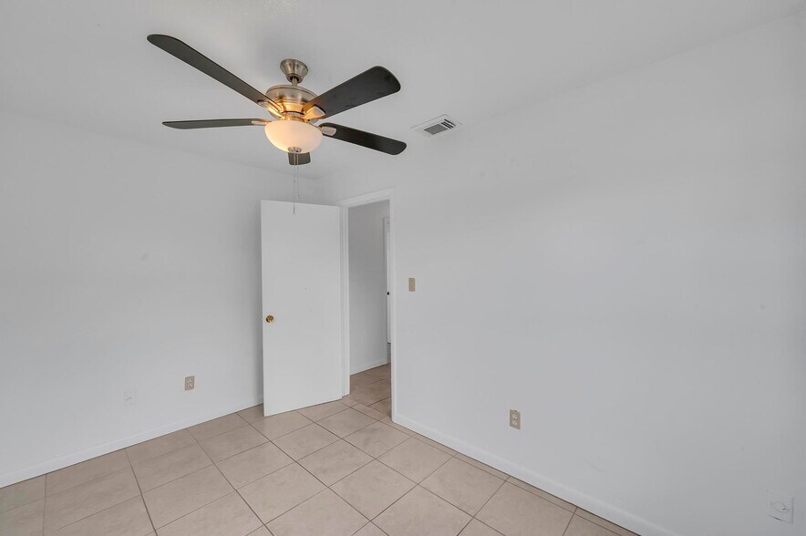 More Photos Of 1702 Avenue L, Fort Pierce Apartments For Sale