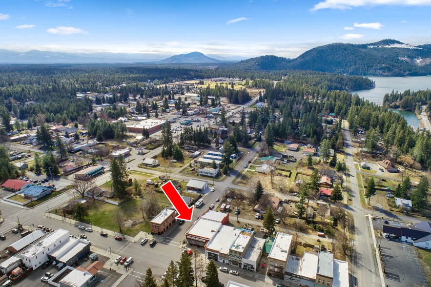 More Photos Of 6210 W Maine St, Spirit Lake Freestanding For Lease