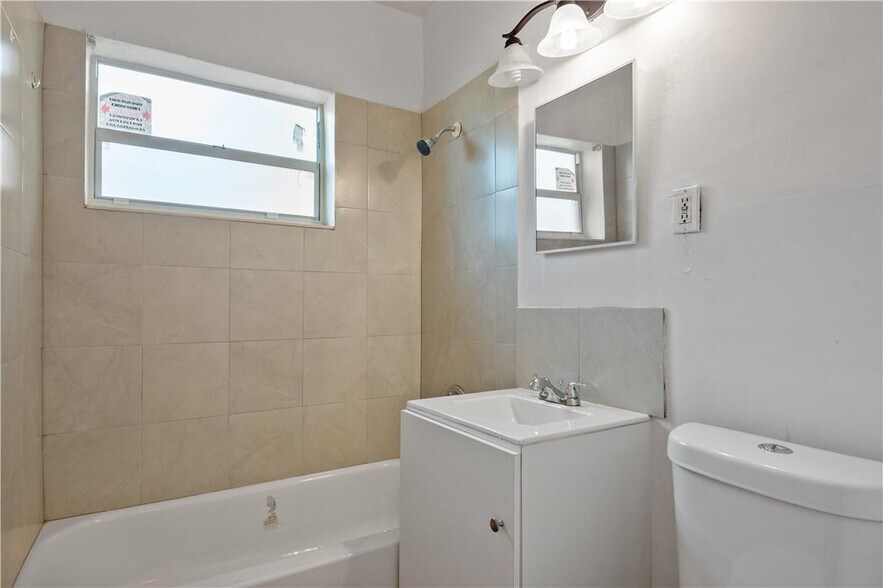 More Photos Of 2247 Simms St, Hollywood Apartments For Sale