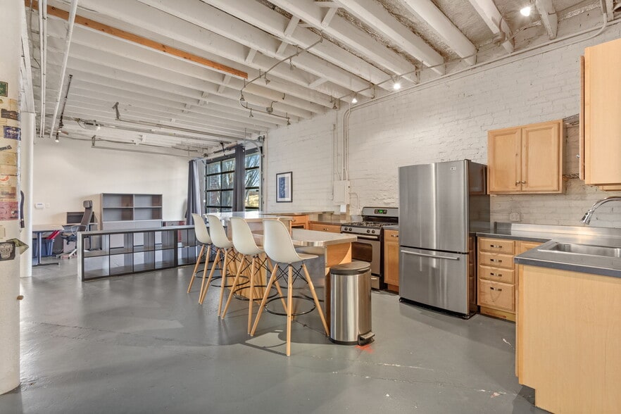 More Photos Of 1201 E 3rd St, Tulsa Freestanding For Lease