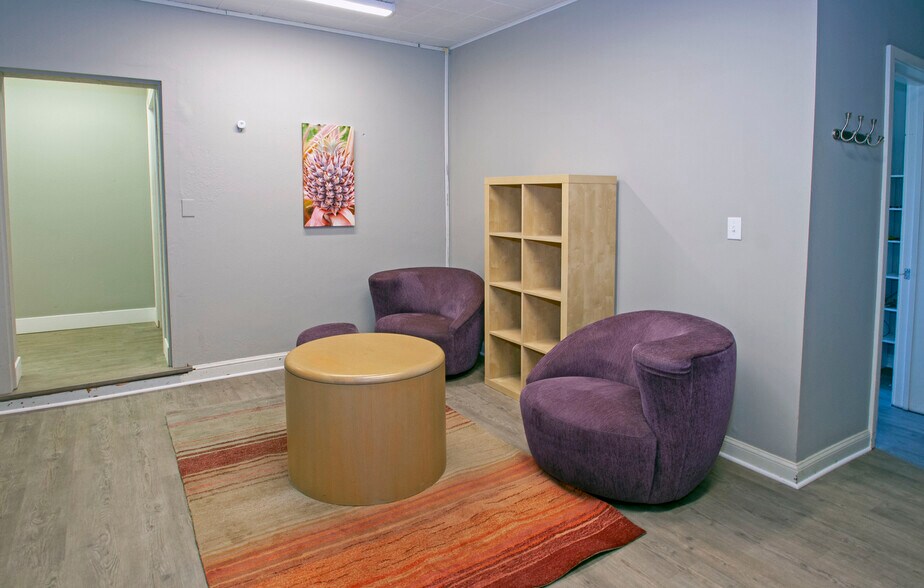 More Photos Of 4825-4833 Minnetonka Blvd, Saint Louis Park Storefront Retail Office For Lease