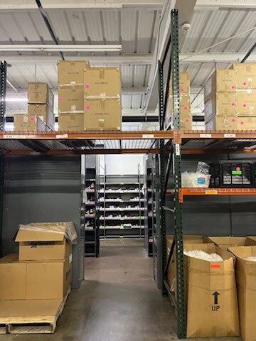 More Photos Of 7820 E Pleasant Valley Rd, Independence Loft Creative Space For Lease