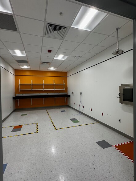 More Photos Of 13631 Progress Blvd, Alachua Medical For Lease