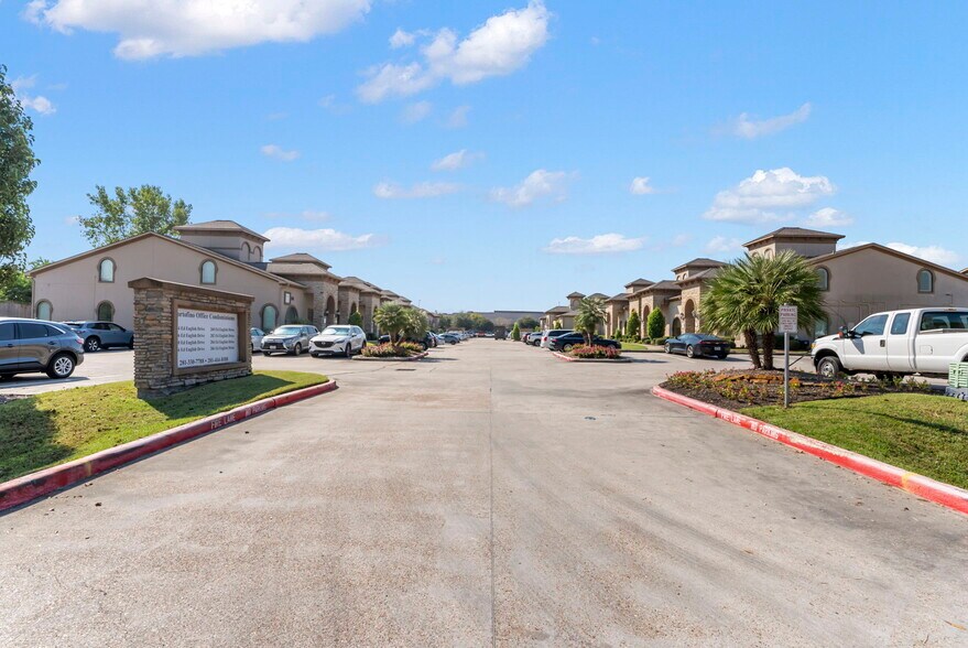 More Photos Of 256 Ed English Dr, Shenandoah Medical For Sale