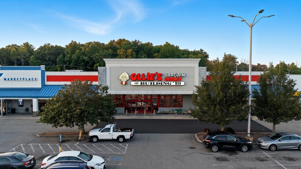 More Photos Of 1790-2000 Diamond Hill Rd, Woonsocket General Retail For Lease