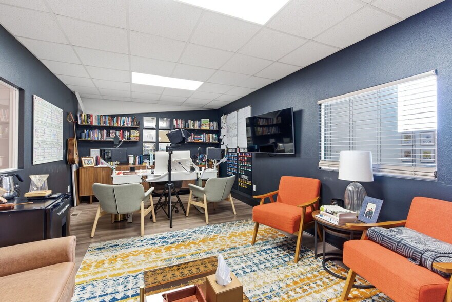 More Photos Of 10923 State Highway 176, Walnut Shade Office For Sale