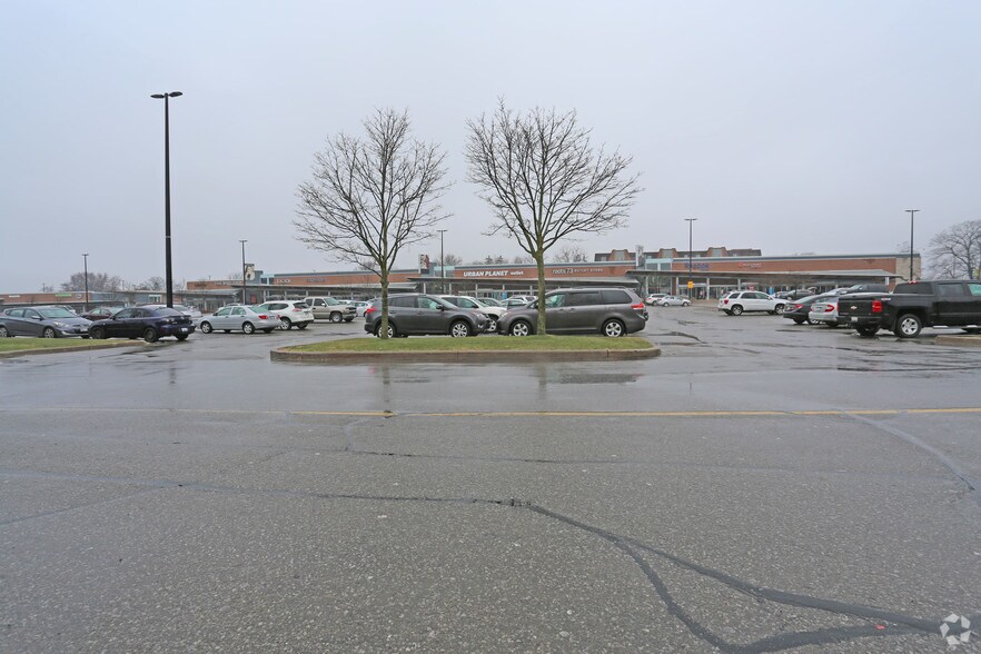 More Photos Of 7500 Lundy's Ln, Niagara Falls Storefront For Lease