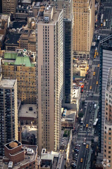 More Photos Of 780 8th Ave, New York Apartments For Lease