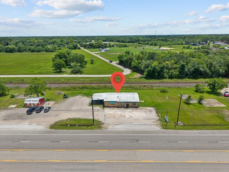 More Photos Of 12605 Highway 6, Santa Fe Bar For Sale