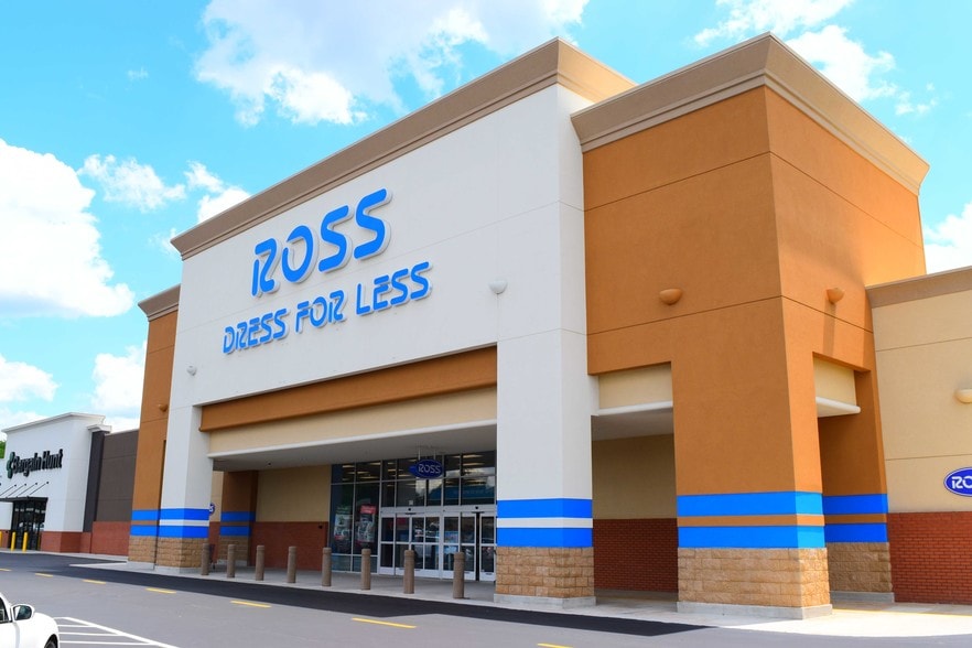 More Photos Of 100 Spalding Square, Griffin Unknown For Lease