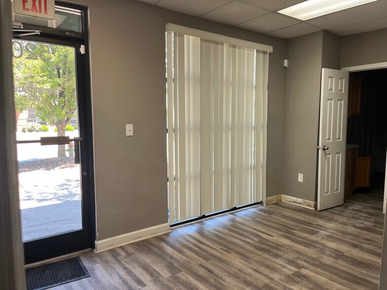 More Photos Of 514 Teague St, Greensboro Unknown For Lease