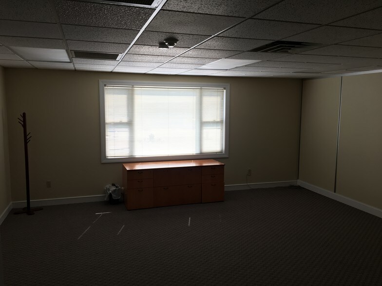 More Photos Of 80 Worcester St, North Grafton Storefront Retail Office For Lease