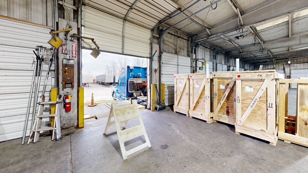 Primary Photo Of 1336 Matzinger Rd, Toledo Truck Terminal For Lease