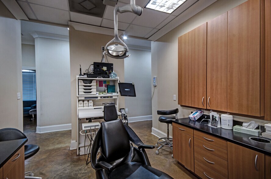 More Photos Of 1237 Highway 35, Forest Medical For Sale