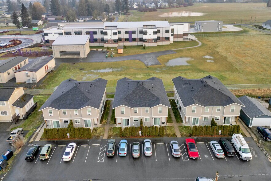 Primary Photo Of 412 Front St, Sumas Apartments For Sale