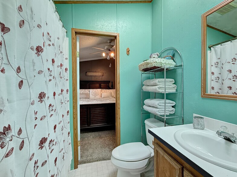 More Photos Of 5955 Sawmill Mesa Rd, Delta Specialty For Sale
