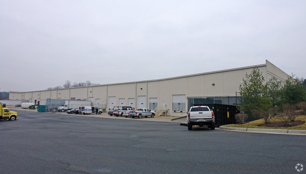 More Photos Of 22712 Commerce Center Ct, Sterling Warehouse For Lease