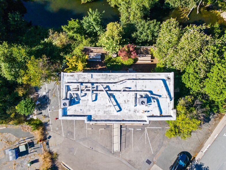 More Photos Of 360 Rose St, Danville Medical For Sale