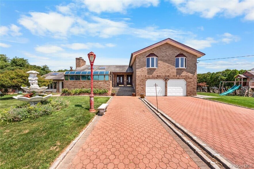 More Photos Of 1 Grandview Dr, Shirley Apartments For Sale