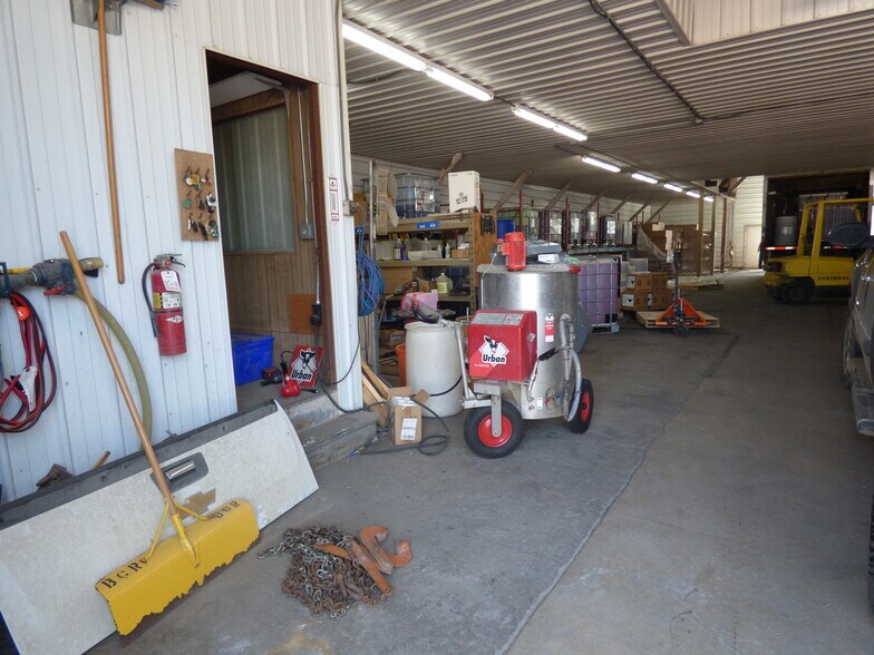 More Photos Of 106 N Renville St, Winthrop Office For Sale