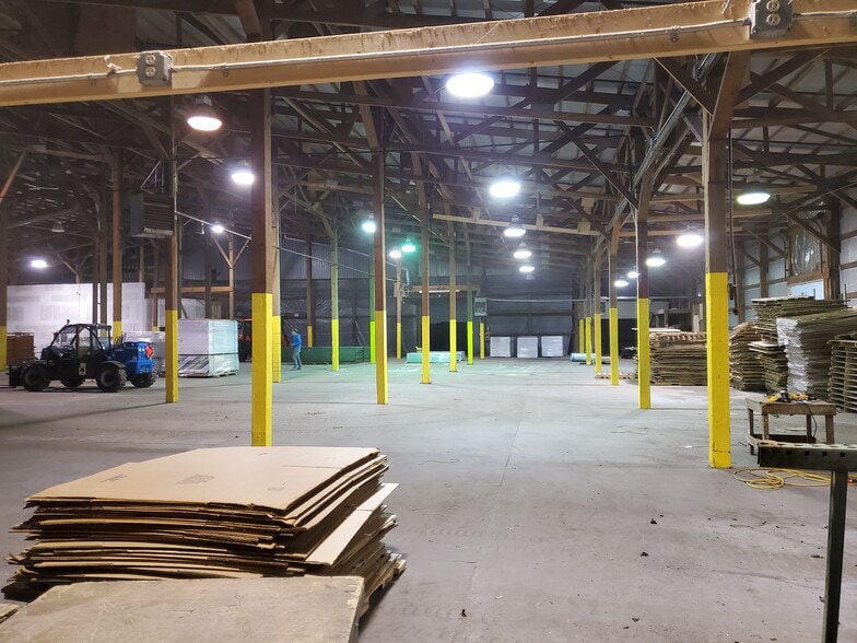 More Photos Of 1700 Iron King Rd, Ironwood Warehouse For Sale