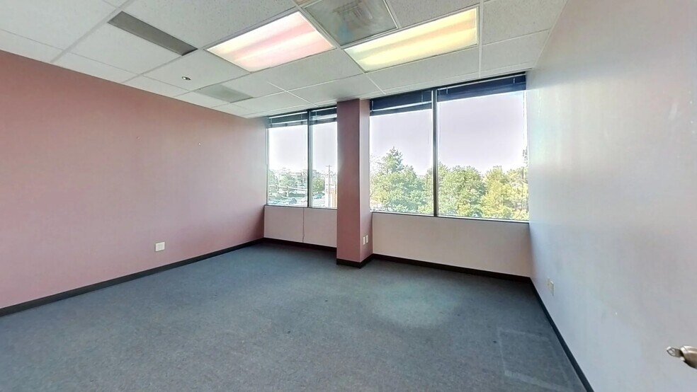 More Photos Of 5011 Meadowood Mall Cir, Reno Office For Lease