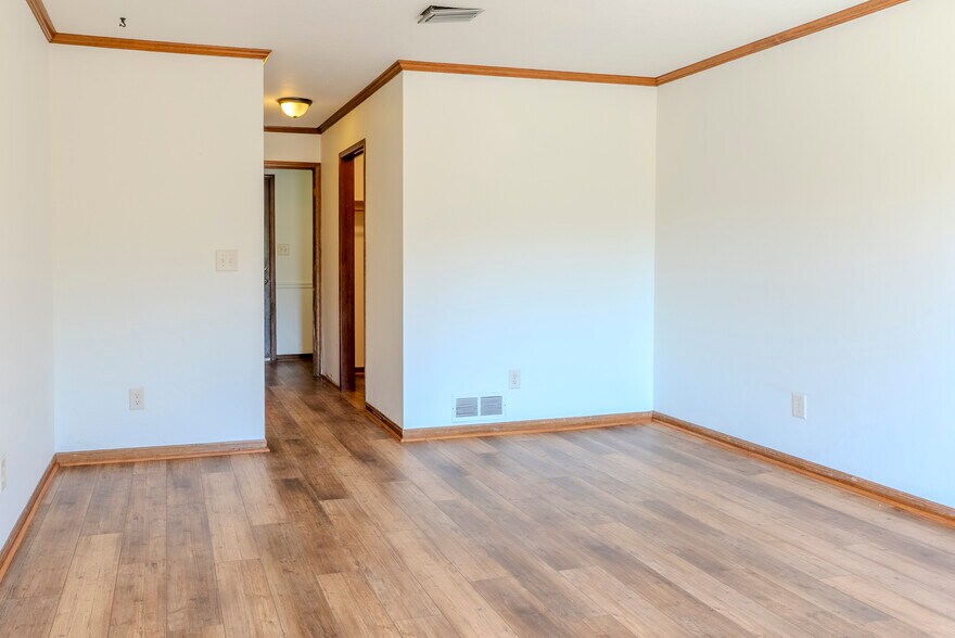 More Photos Of 8356 Sylva Rd, Franklin Office For Sale