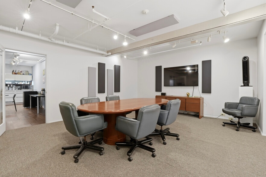 More Photos Of 230 N 2nd St, Philadelphia Loft Creative Space For Sale