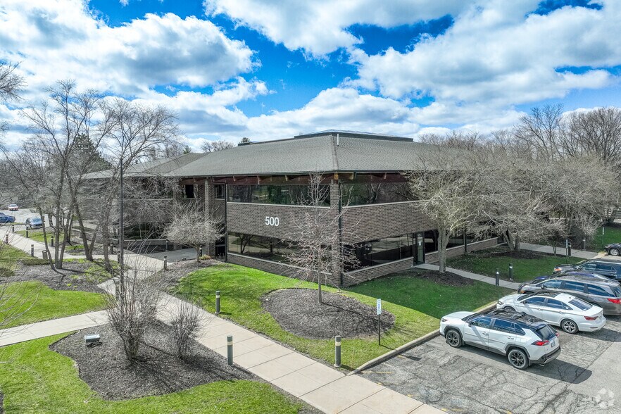 Primary Photo Of 500 Coventry Ln, Crystal Lake Office For Lease