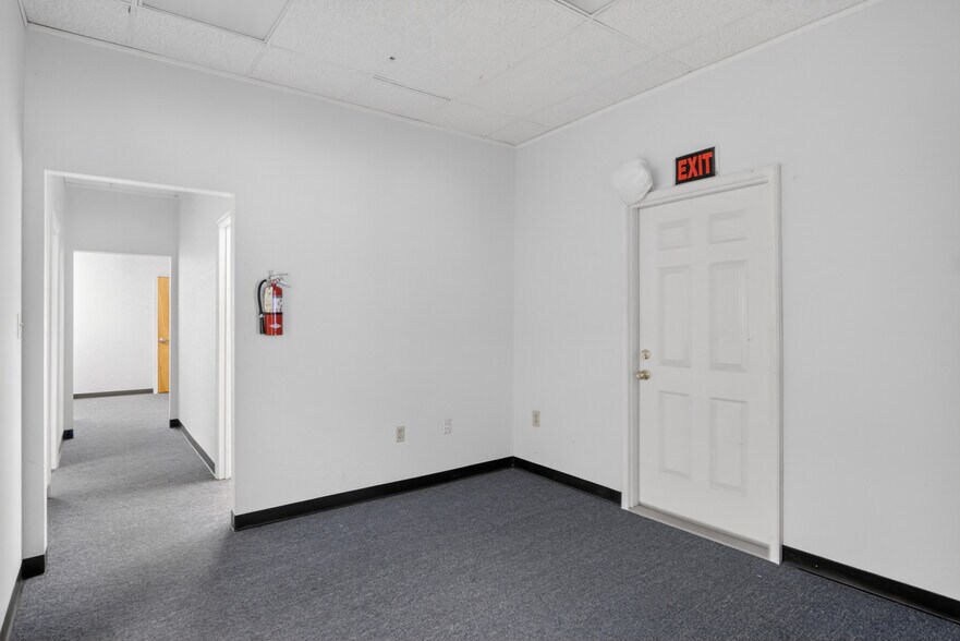 More Photos Of 126 N Main St, Warrenton Medical For Lease