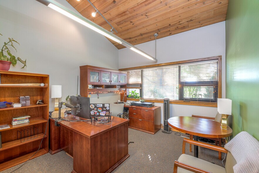 More Photos Of 8880 Ballentine St, Overland Park Office For Sale