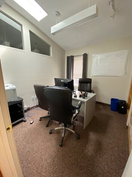 More Photos Of 4 Davis Ct, Brookline Loft Creative Space For Sale