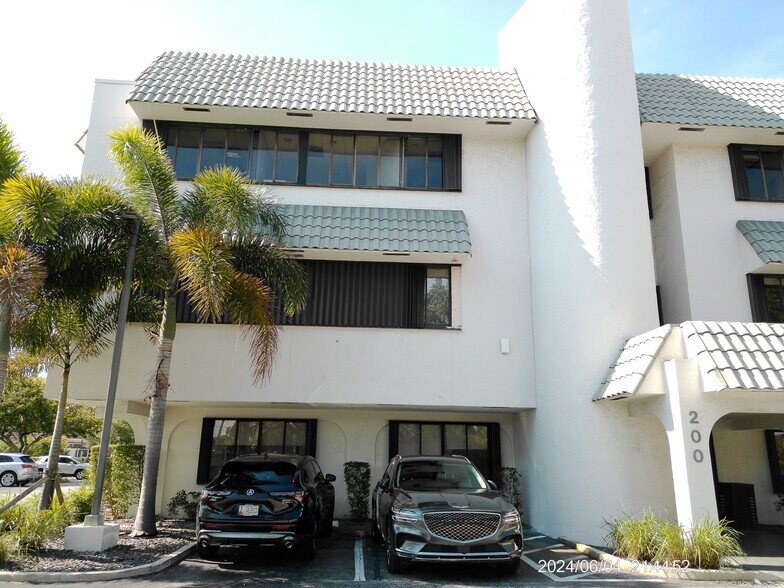 More Photos Of 200 W Palmetto Park Rd, Boca Raton Office For Lease