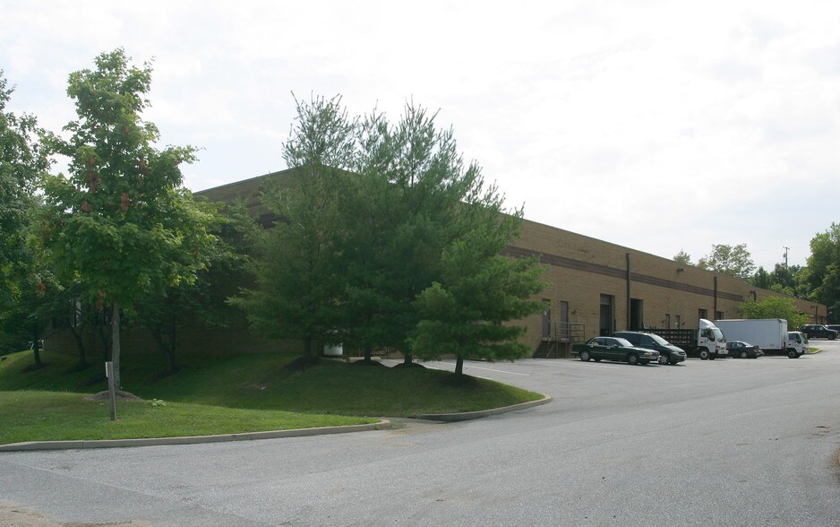 More Photos Of 8725 Bollman Pl, Savage Warehouse For Lease