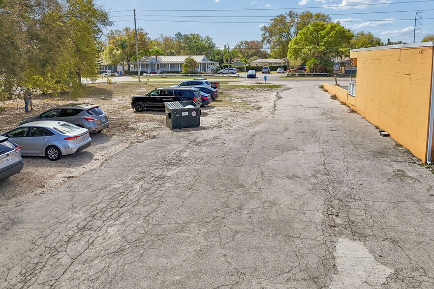 More Photos Of 1277 S Highland Ave, Clearwater Freestanding For Lease