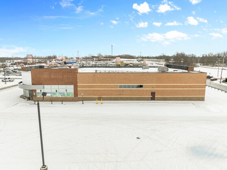 More Photos Of 2229 E State St, Salem Drugstore For Sale