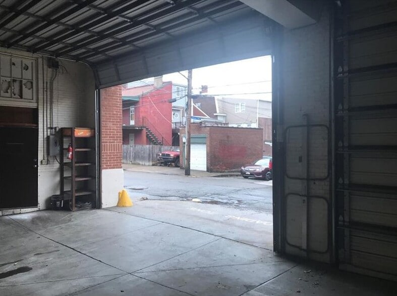 More Photos Of 4110 Davison St, Pittsburgh Office For Lease