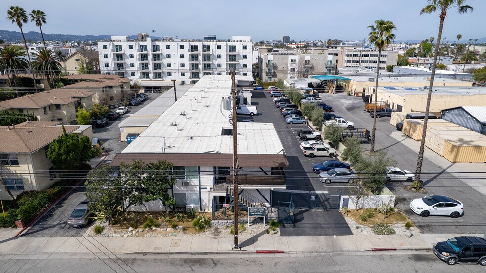More Photos Of 5331 Cahuenga Blvd, North Hollywood Apartments For Sale