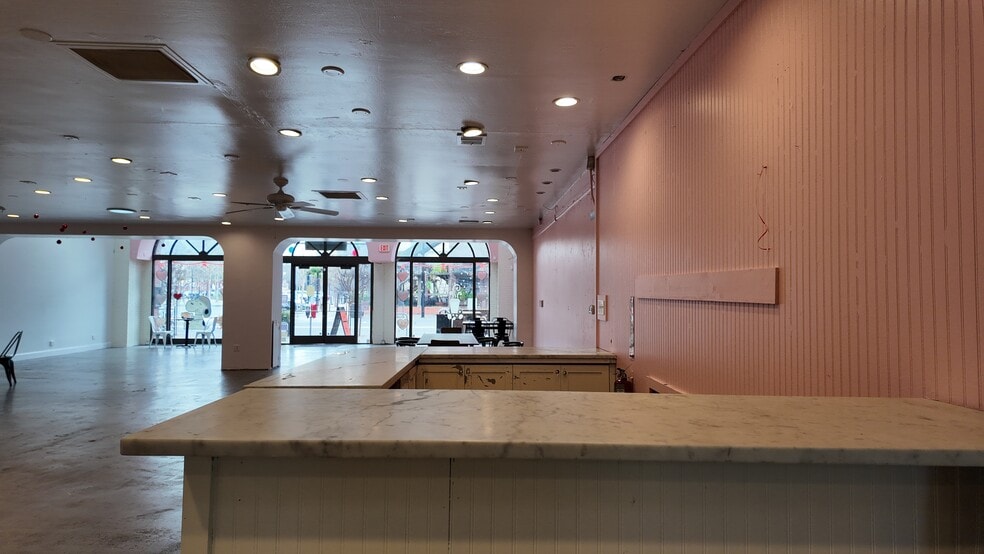 More Photos Of 529-531 4th St, Santa Rosa Storefront For Lease