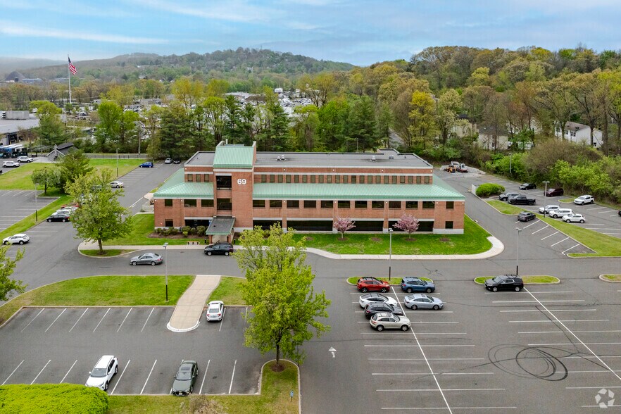 More Photos Of 69 Sand Pit Rd, Danbury Medical For Lease