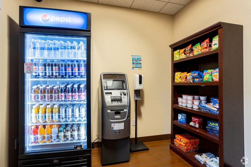 More Photos Of 8720 Gulf Freeway, Houston Hotel For Sale