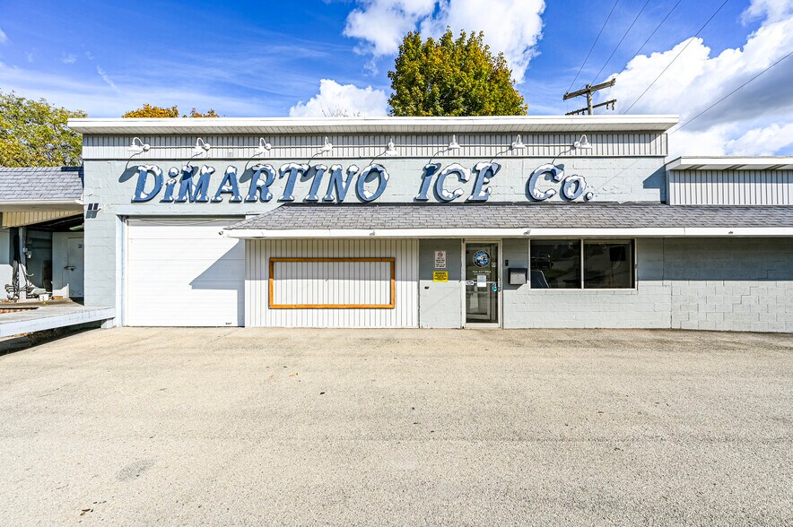 More Photos Of 305 Division St, Jeannette Distribution For Sale