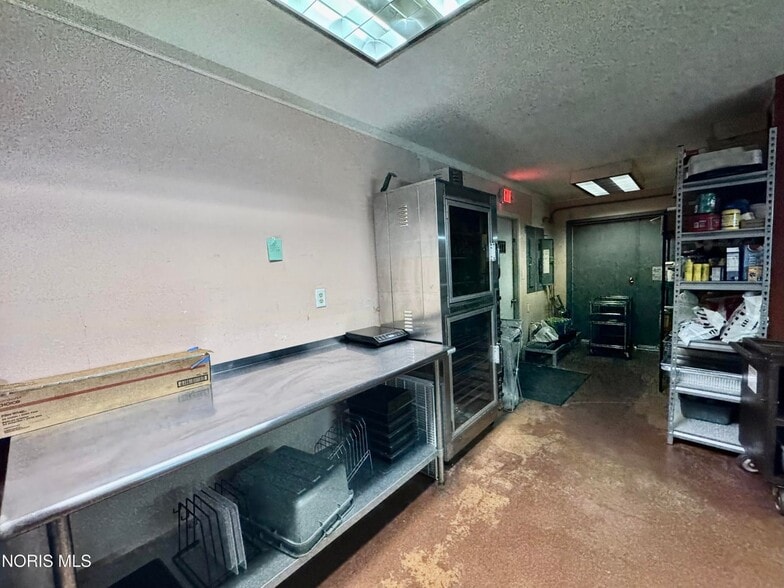 More Photos Of 404 W Vine St, Edgerton Restaurant For Sale