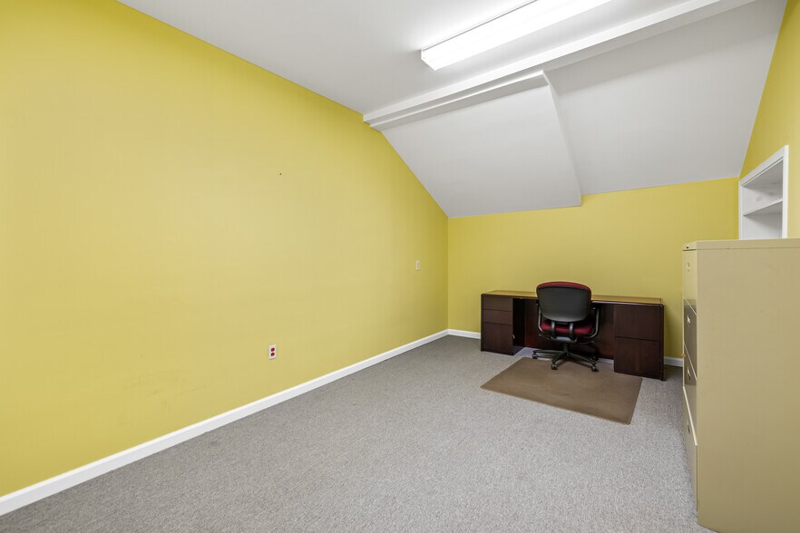 More Photos Of 410 Main St, Reisterstown Medical For Lease