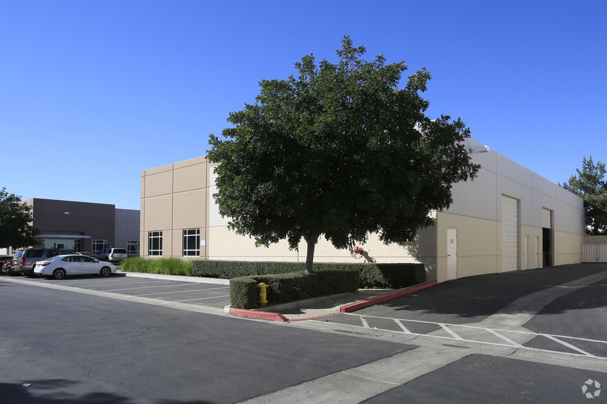 More Photos Of 1020 Northgate St, Riverside Distribution For Lease
