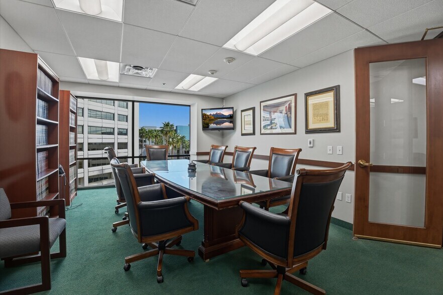 More Photos Of 3033 N Central Ave, Phoenix Office For Sale