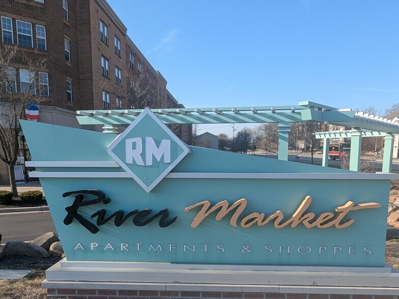 More Photos Of 221 E State St, West Lafayette Apartments For Lease