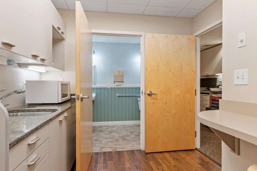 More Photos Of 200 Lincoln St, Worcester Medical For Sale