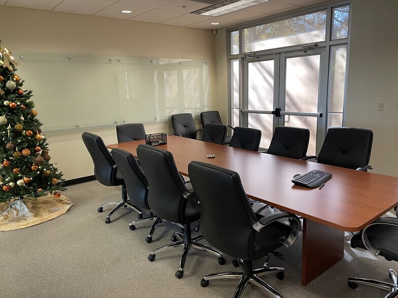 More Photos Of 6221 Southwest Blvd, Fort Worth Office For Sale